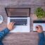 Un computer e una connessione: quando il lavoro si fonde con il viaggio
