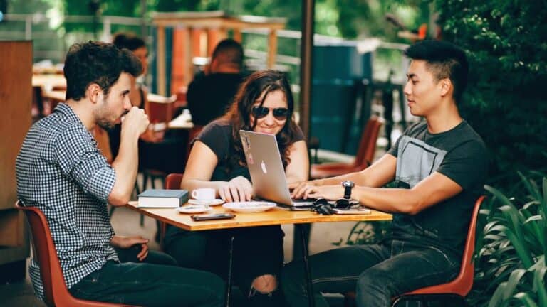 Prima di cambiare vita: come fare un trasferimento di prova all’estero di 2–4 settimane