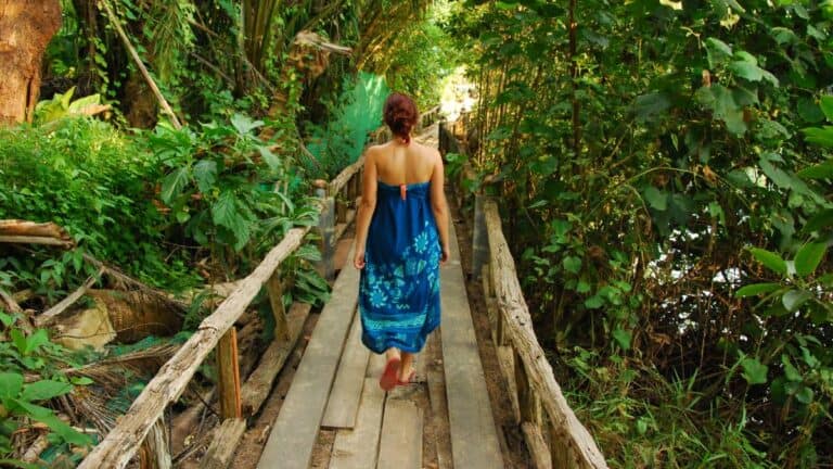 Addio posto fisso! Emanuela ha trasformato la sua passione per l’Oriente in una attività senza confini